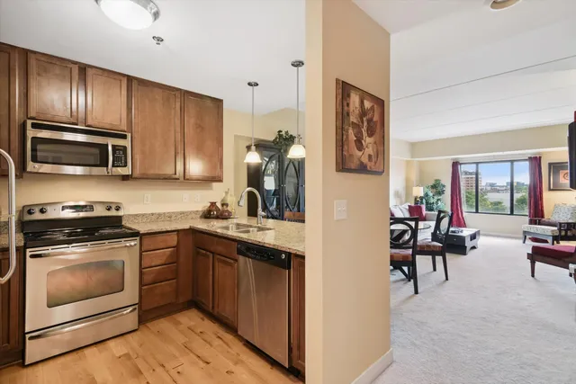 $2,400 | 111 North Ashley Street, Unit 404, Ann Arbor, MI 48104