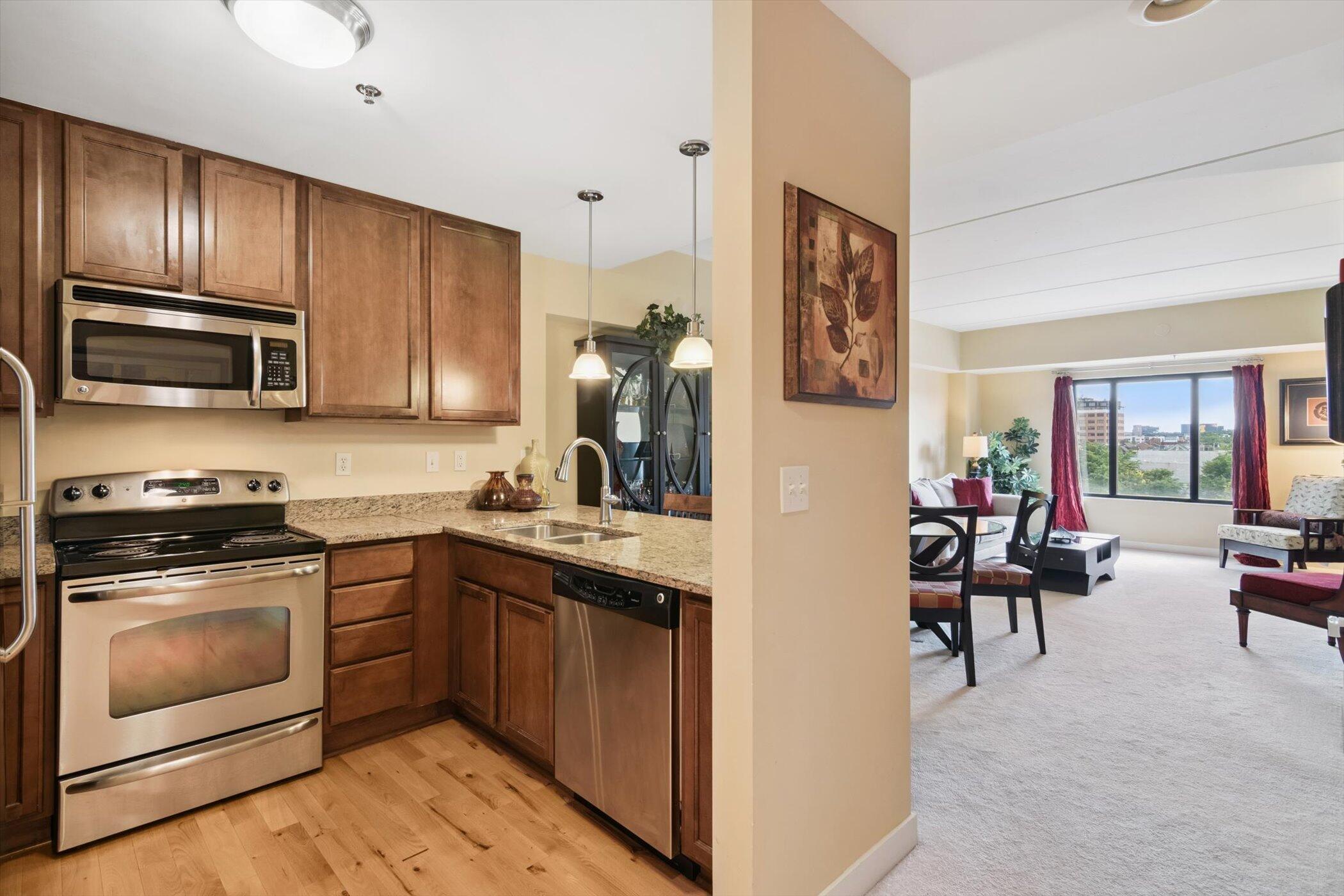 111 North Ashley Street, Unit 404 Ann Arbor, MI 48104 - Photo 10 of 24 32-111-N-Ashley-St-Unit-404-Ann-Arbor-MI