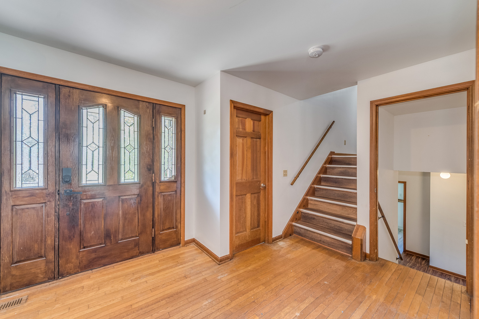 41W700 Lenz Road Elgin, IL 60124 - Photo 4 of 30 Gallery Image 4