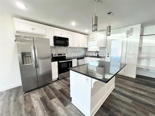 $1,900 | 4136 Lisbon Street, Fort Worth, TX 76107