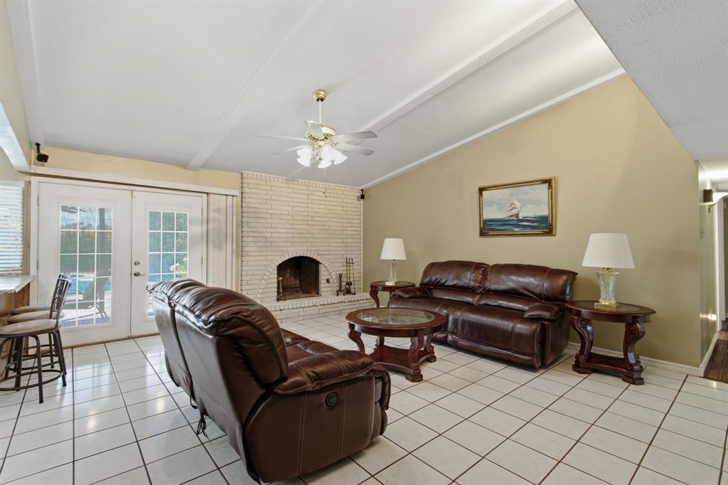 3128 Barton Road Carrollton, TX 75007 - Photo 7 of 30