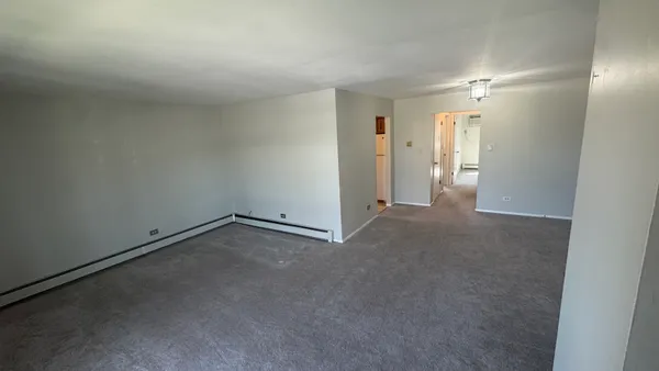$225,000 | 811 South Dwyer Avenue, Unit E, Arlington Heights, IL 60005