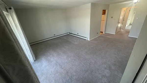 $225,000 | 811 South Dwyer Avenue, Unit E, Arlington Heights, IL 60005