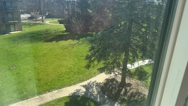 $225,000 | 811 South Dwyer Avenue, Unit E, Arlington Heights, IL 60005