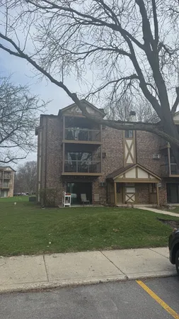 $225,000 | 811 South Dwyer Avenue, Unit E, Arlington Heights, IL 60005