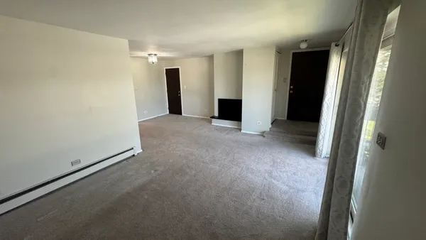 $225,000 | 811 South Dwyer Avenue, Unit E, Arlington Heights, IL 60005