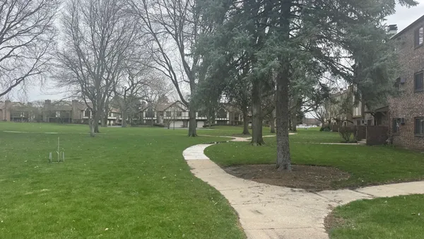 $225,000 | 811 South Dwyer Avenue, Unit E, Arlington Heights, IL 60005