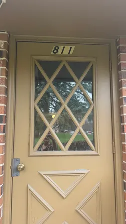 $225,000 | 811 South Dwyer Avenue, Unit E, Arlington Heights, IL 60005