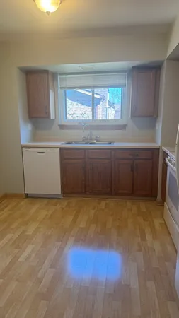 $225,000 | 811 South Dwyer Avenue, Unit E, Arlington Heights, IL 60005
