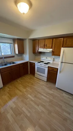 $225,000 | 811 South Dwyer Avenue, Unit E, Arlington Heights, IL 60005