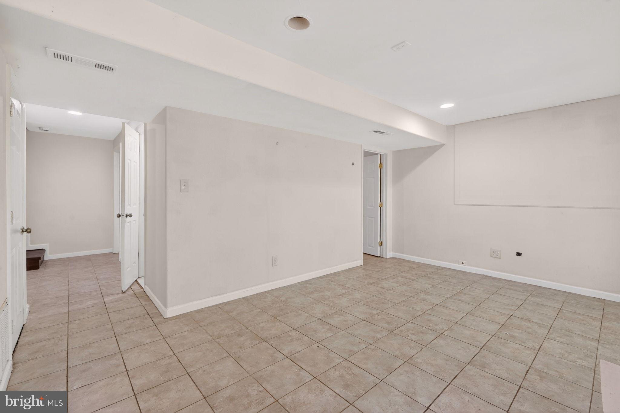12447 Loft Lane Silver Spring, MD 20904 - Photo 40 of 45 Spacious, versatile blank canvas awaits.