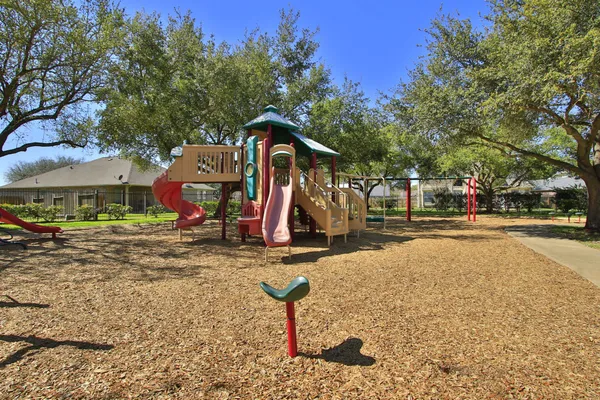 $3,000 | 17935 Gable Oak Lane, Cypress, TX 77433