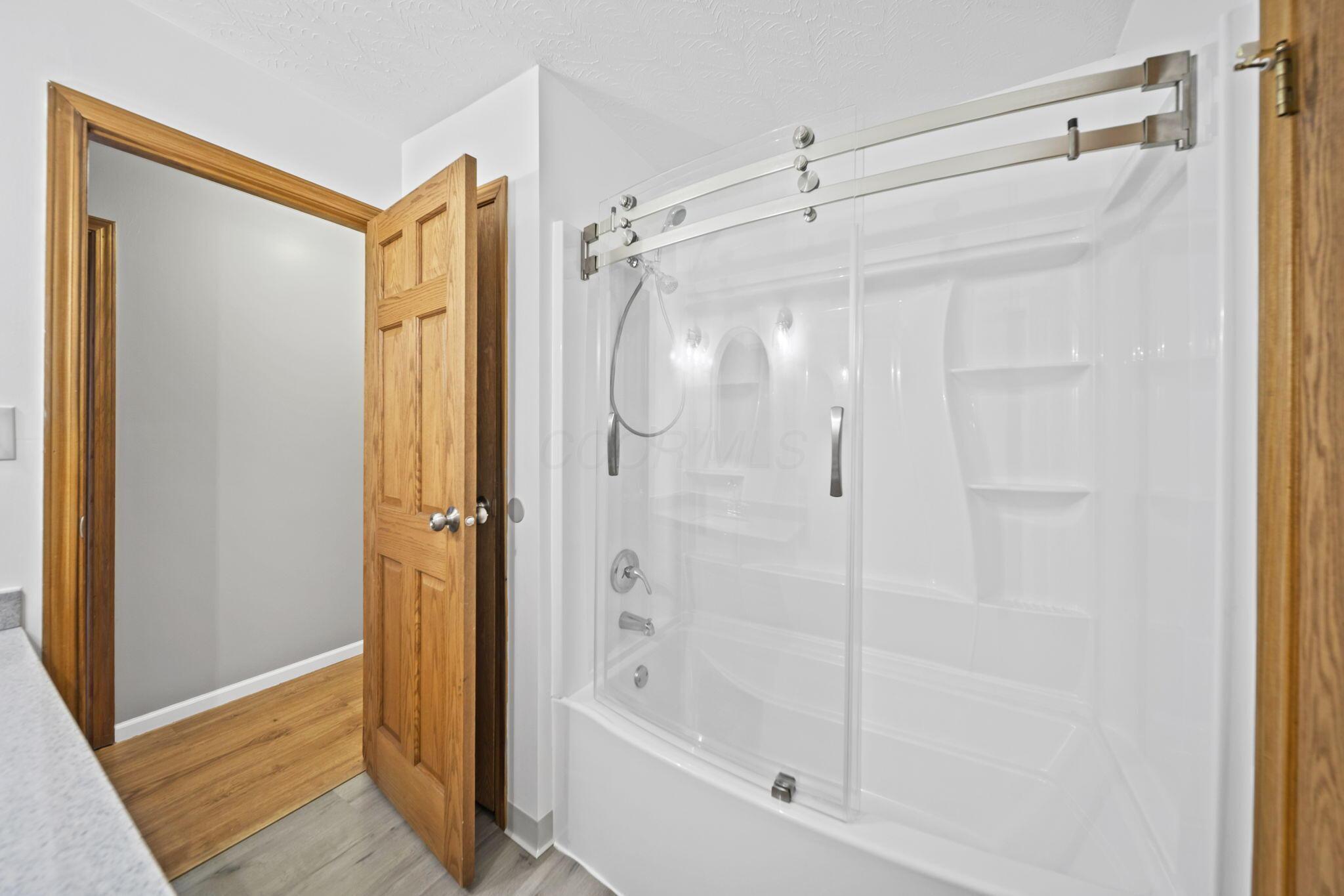 4384 Leppert Road Hilliard, OH 43026 - Photo 47 of 76 Full Bath
