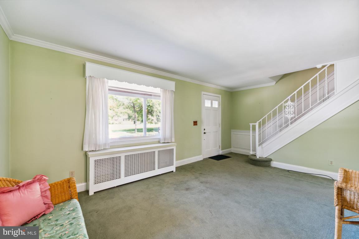 2432 Keyway Dundalk, MD 21222 - Photo 10 of 33 Living Room Entry