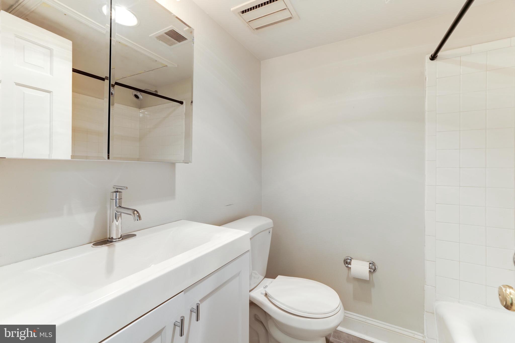 3 Russell Road, Unit 3A Alexandria, VA 22301 - Photo 14 of 24