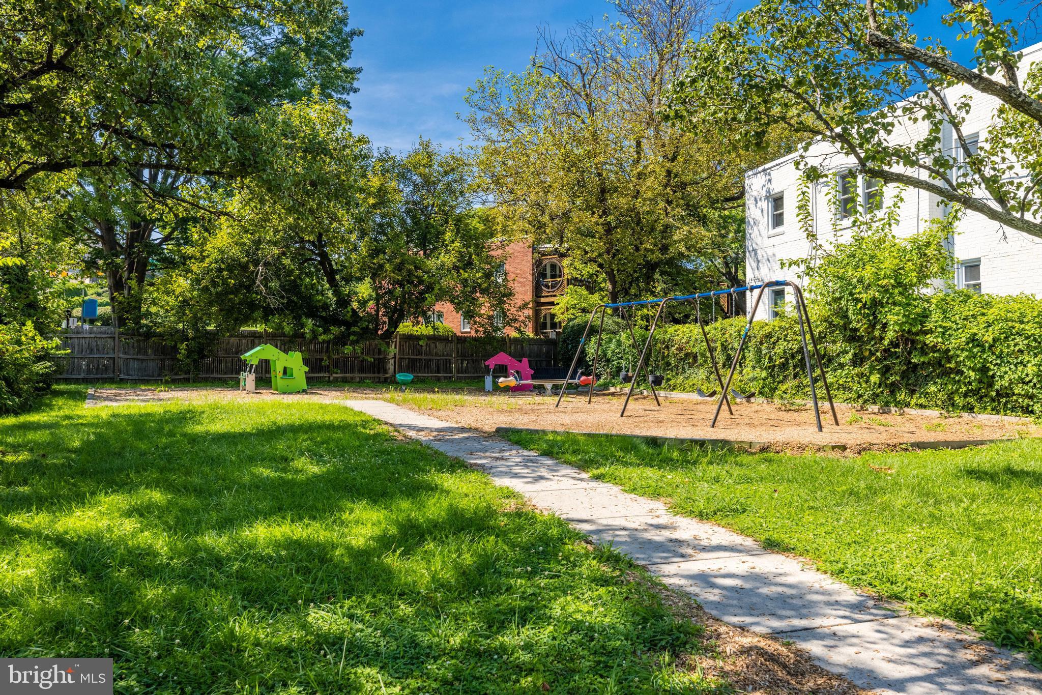 3 Russell Road, Unit 3A Alexandria, VA 22301 - Photo 20 of 24