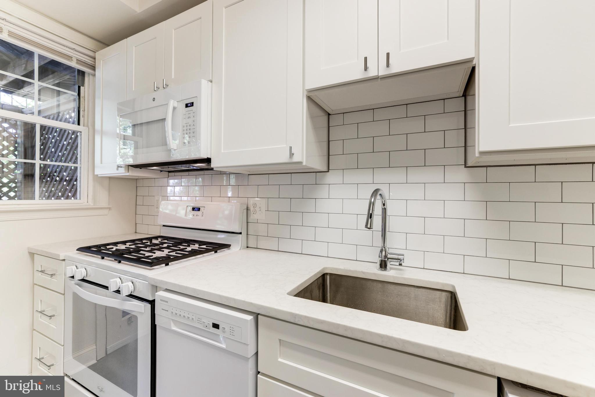 3 Russell Road, Unit 3A Alexandria, VA 22301 - Photo 5 of 24