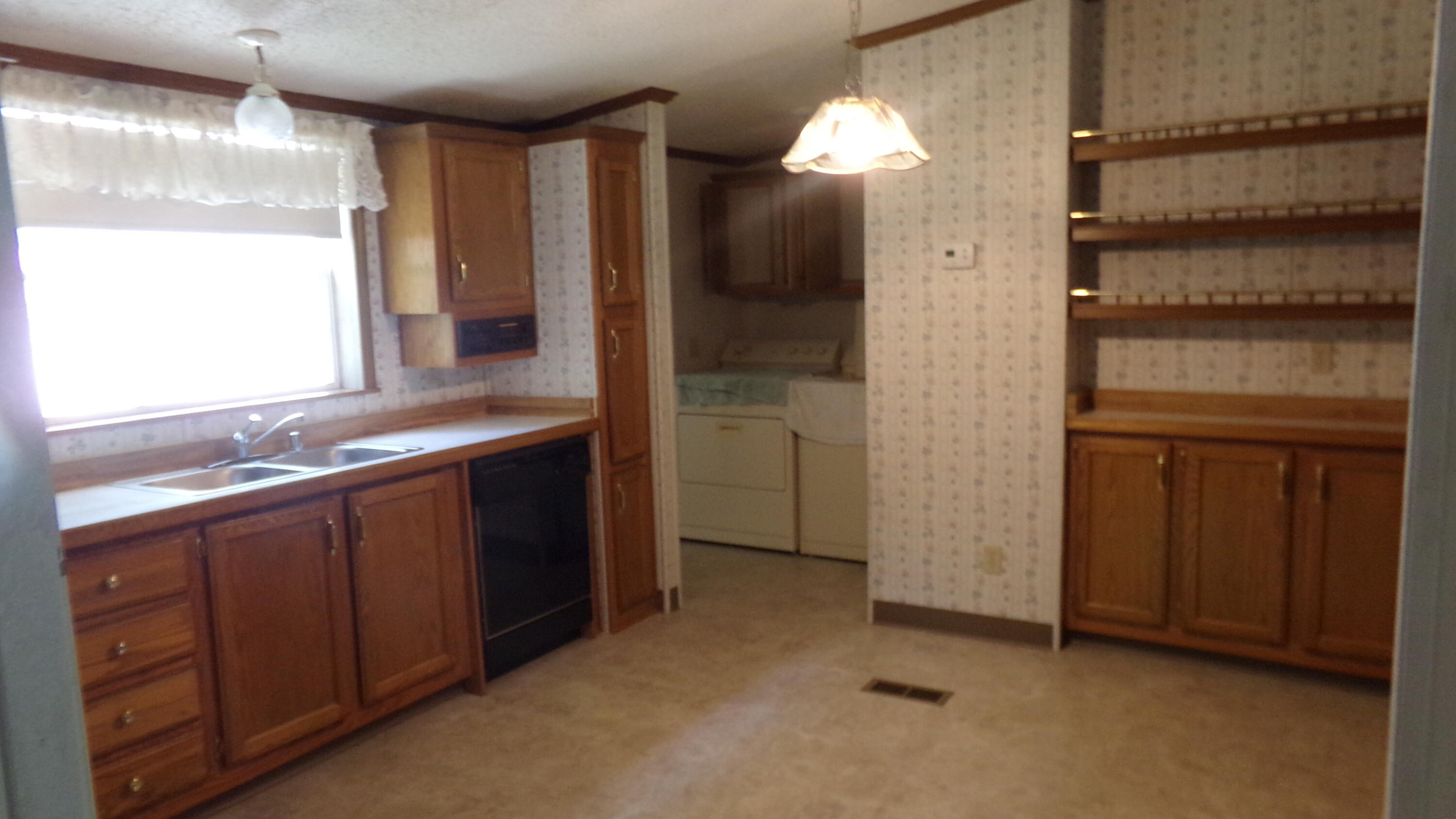 N1619 Fox Ridge Trail Menominee, WI 54135 - Photo 29 of 40 Kitchen