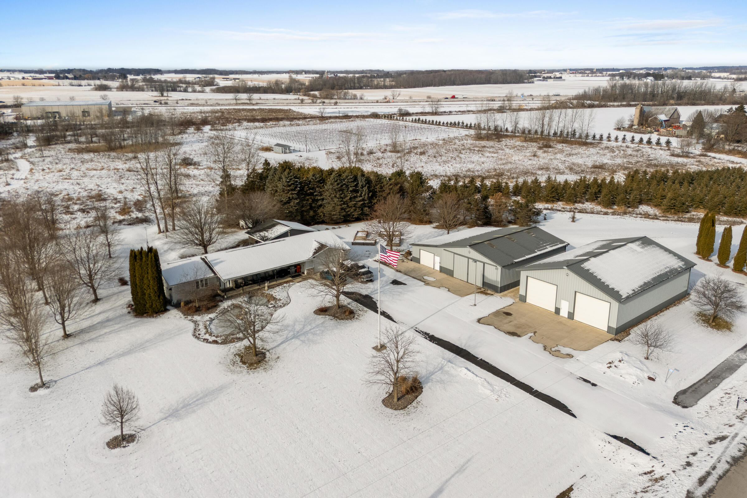 8520 South Gass Lake Road Newton, WI 53063 - Photo 16 of 28 Driveway