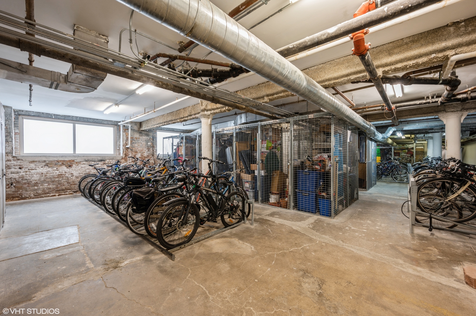 420 South Clinton Street, Unit 617A Chicago, IL 60607 - Photo 19 of 25 a large room with lots of windows