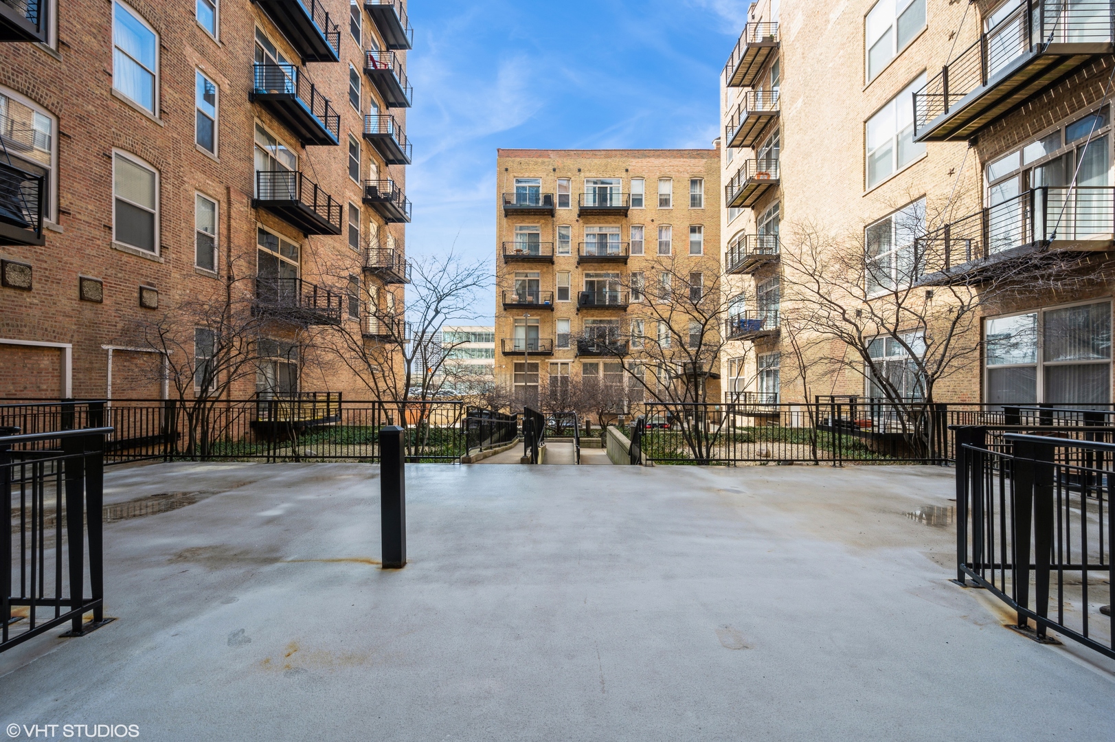 420 South Clinton Street, Unit 617A Chicago, IL 60607 - Photo 20 of 25 a view of a building with a street
