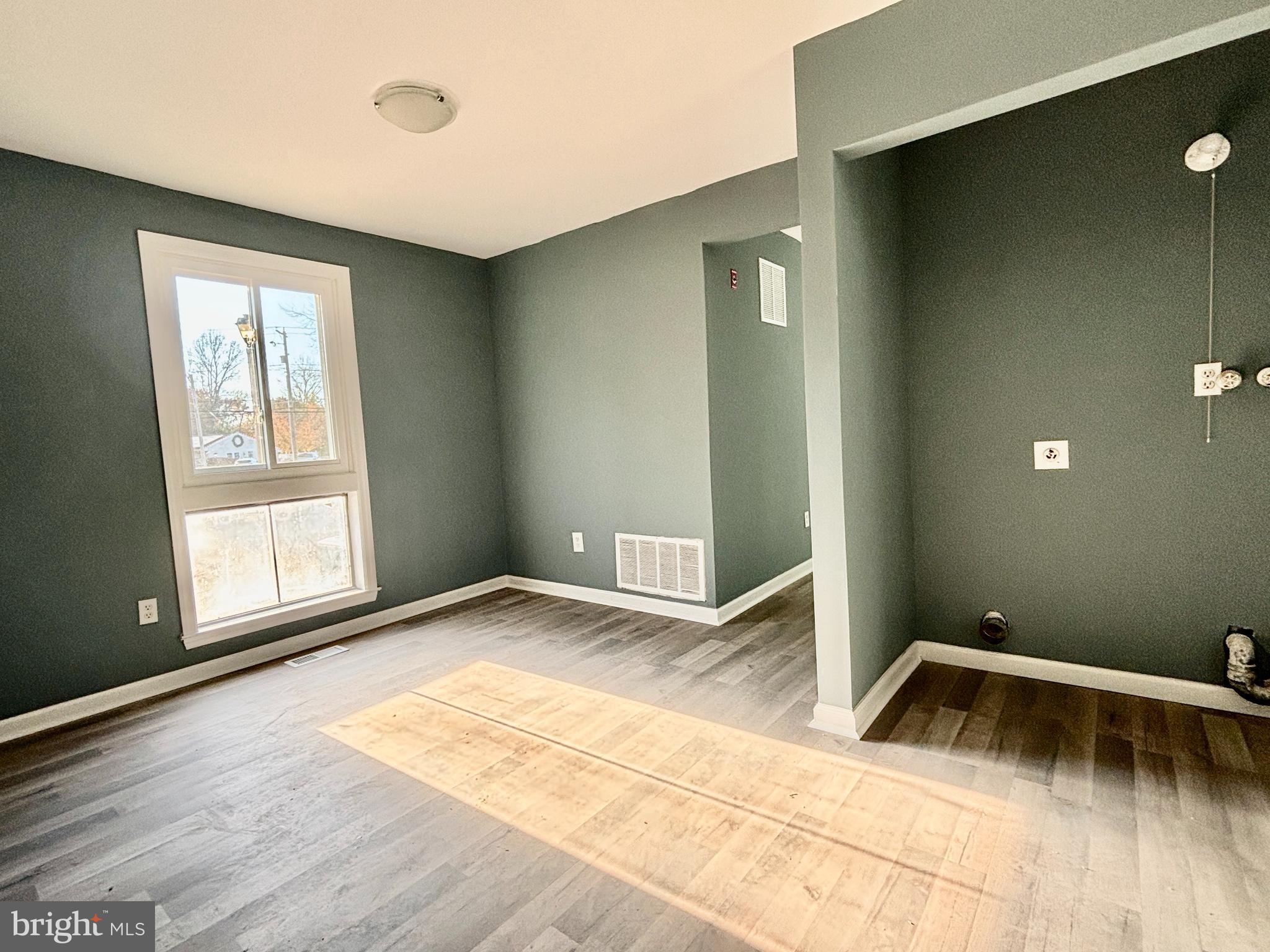 40 Tansboro Road, Unit 5C Berlin, NJ 08009 - Photo 9 of 17 Dining Room & Laundry Closet