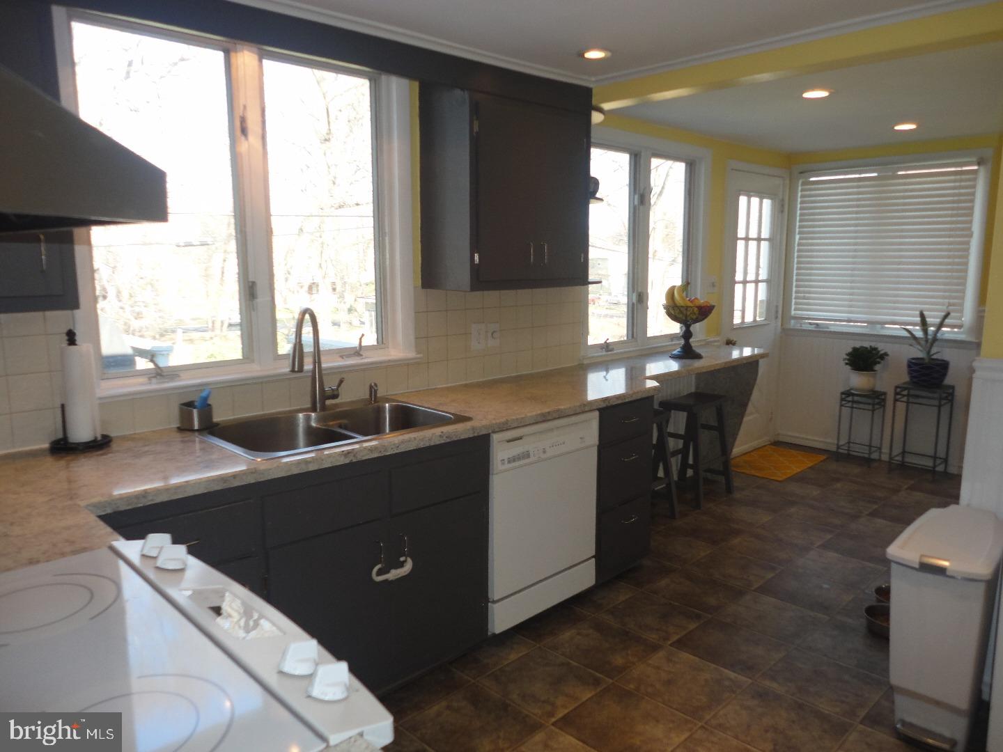 416 Holmes Road Morton, PA 19070 - Photo 8 of 25 Gallery Image 8