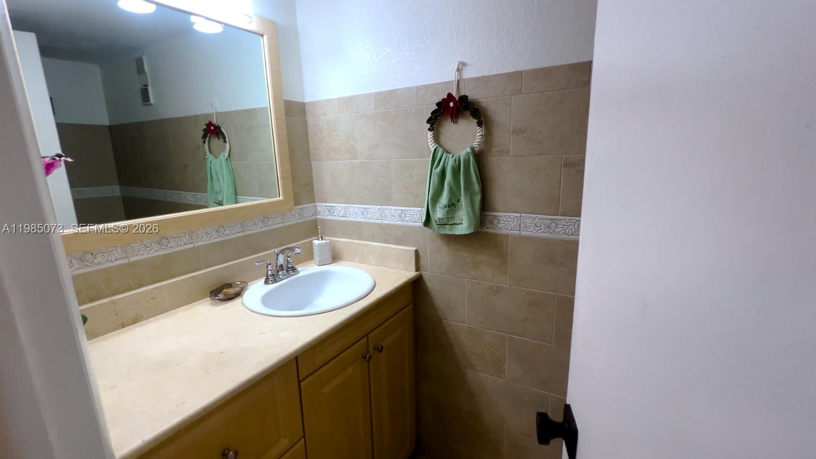 1900 West 68th Street, Unit D207 Hialeah, FL 33014 - Photo 16 of 19