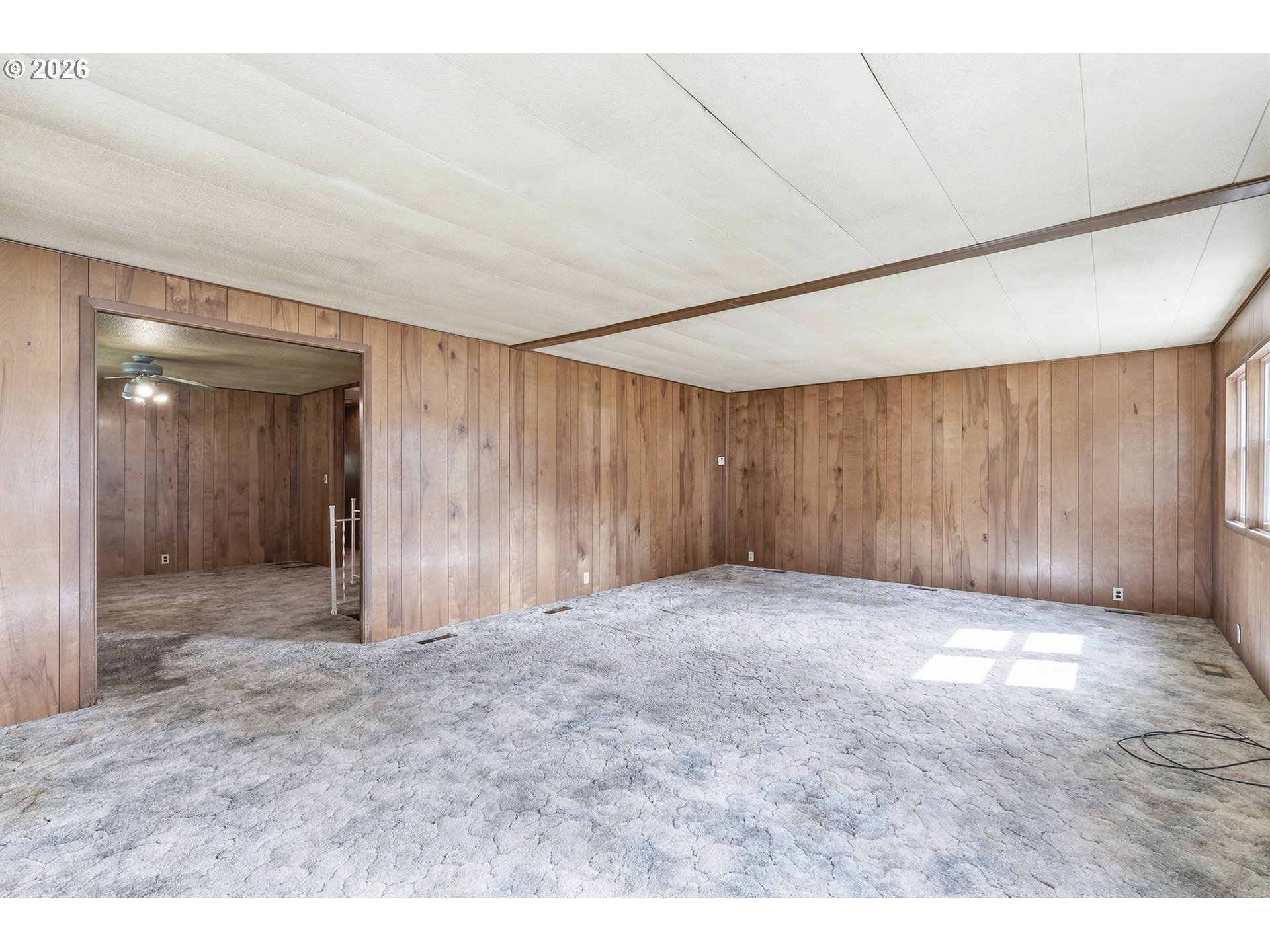 21945 South Lower Highland Road Beavercreek, OR 97004 - Photo 20 of 41 Living Room