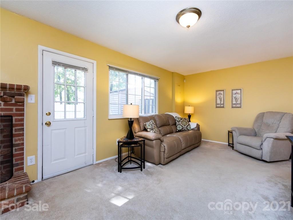 8226 Knights Bridge Road Charlotte, NC 28210 - Photo 11 of 26 Gallery Image 11