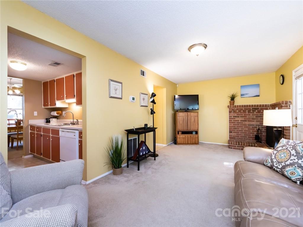 8226 Knights Bridge Road Charlotte, NC 28210 - Photo 12 of 26 Gallery Image 12