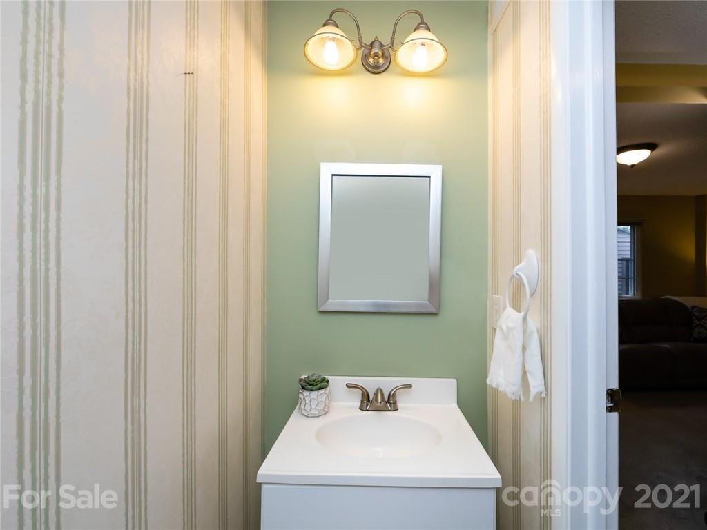 8226 Knights Bridge Road Charlotte, NC 28210 - Photo 13 of 26 Gallery Image 13