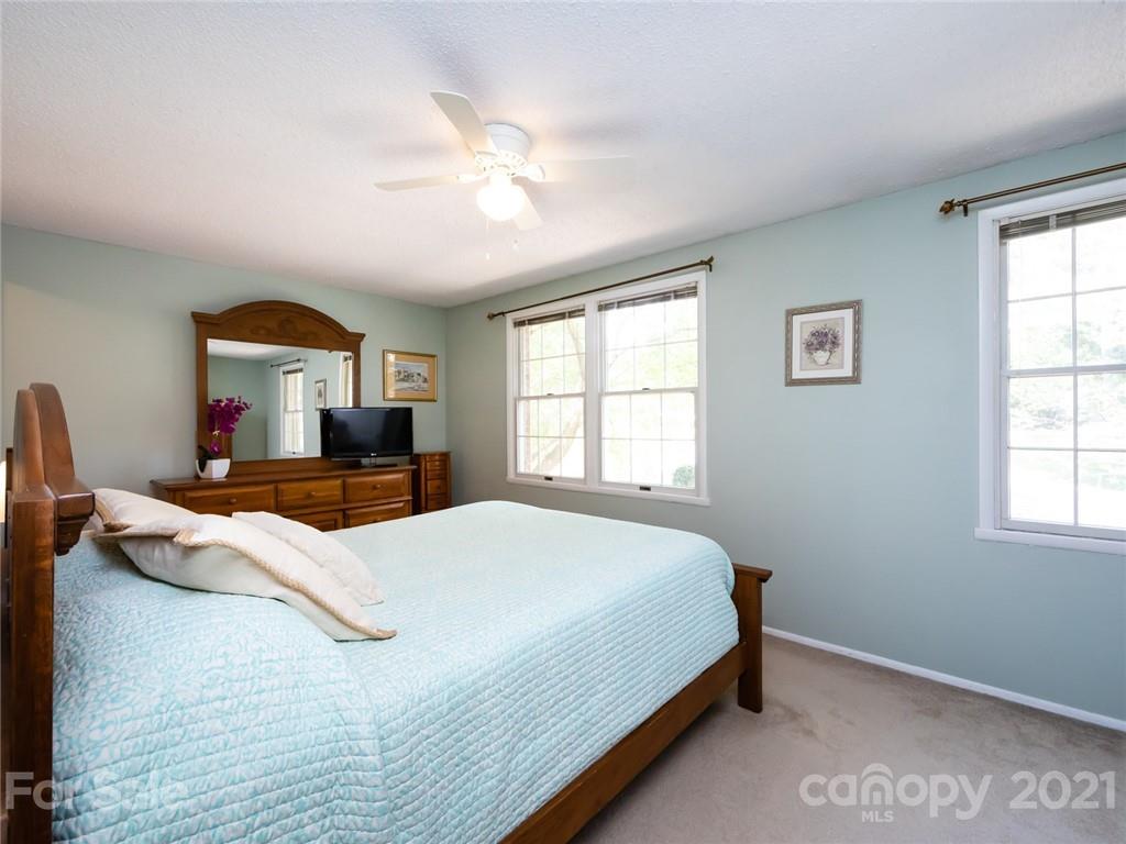 8226 Knights Bridge Road Charlotte, NC 28210 - Photo 16 of 26 Gallery Image 16