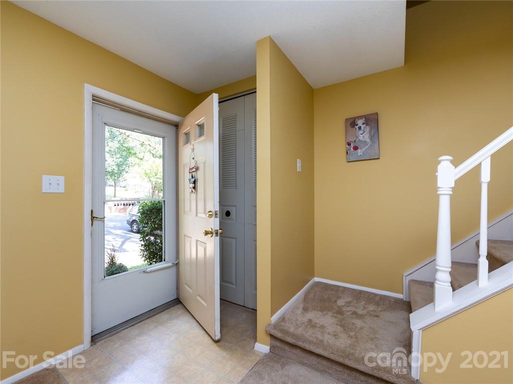 8226 Knights Bridge Road Charlotte, NC 28210 - Photo 3 of 26 Gallery Image 3