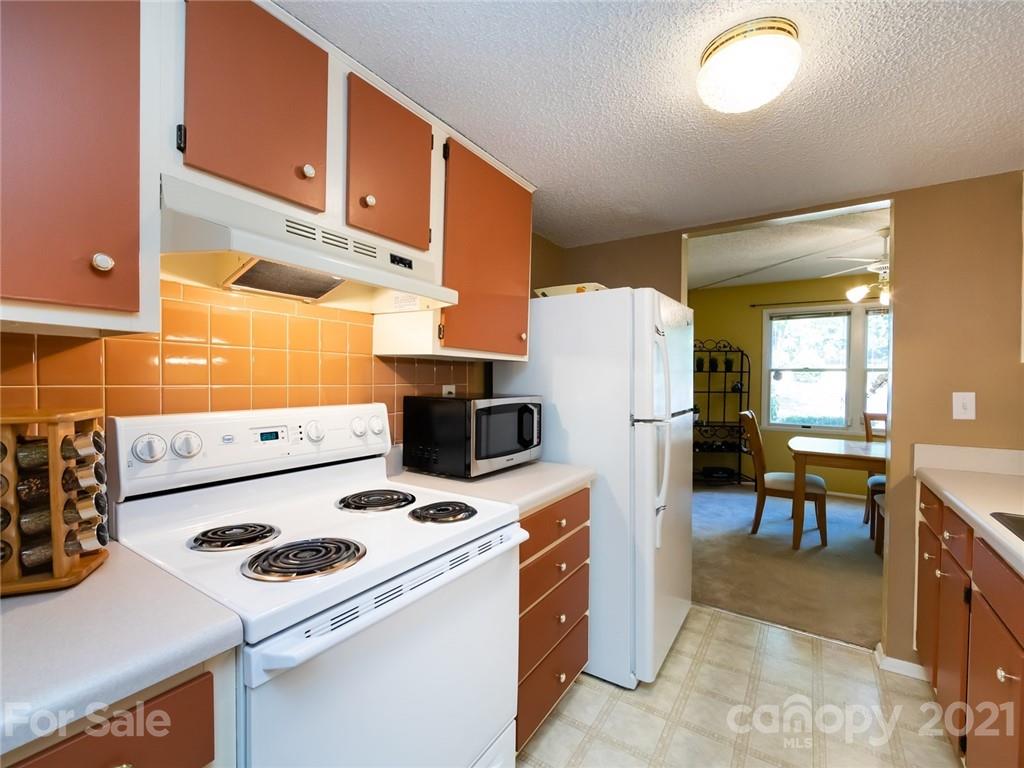 8226 Knights Bridge Road Charlotte, NC 28210 - Photo 8 of 26 Gallery Image 8