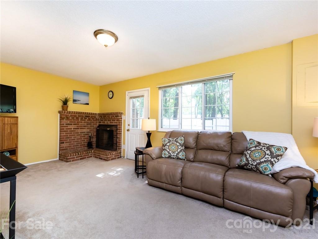8226 Knights Bridge Road Charlotte, NC 28210 - Photo 10 of 26 Gallery Image 10