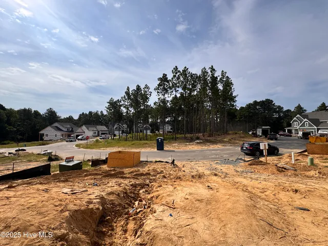 $433,500 | 408 Redwater Trail, Unit 601, Aberdeen, NC 28315