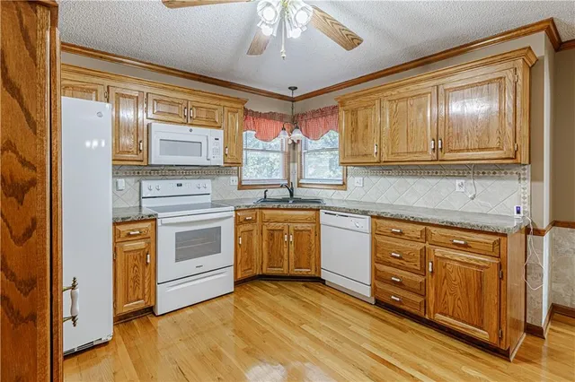 $379,000 | 205 Johnston Parkway, Raymore, MO 64083