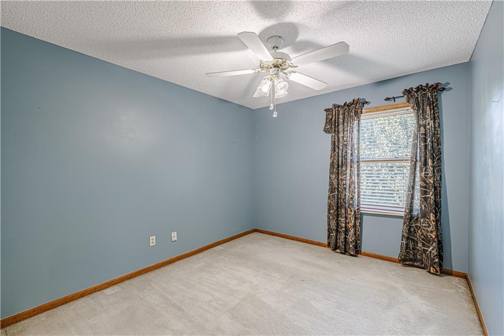 205 Johnston Parkway Raymore, MO 64083 - Photo 23 of 34