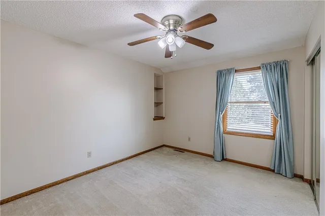 $379,000 | 205 Johnston Parkway, Raymore, MO 64083