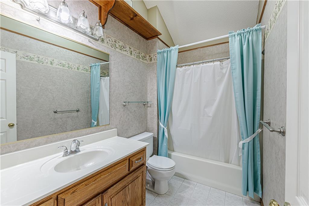 205 Johnston Parkway Raymore, MO 64083 - Photo 25 of 34