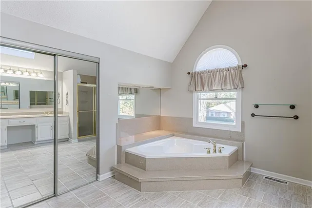 $379,000 | 205 Johnston Parkway, Raymore, MO 64083