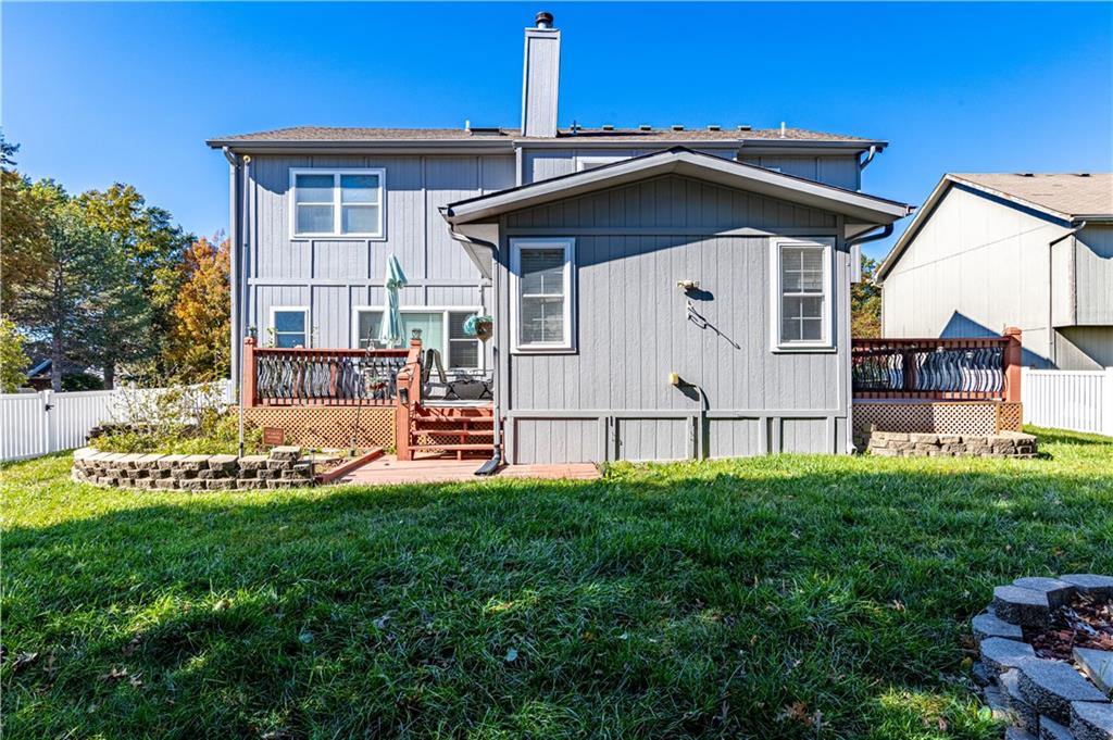 205 Johnston Parkway Raymore, MO 64083 - Photo 6 of 34