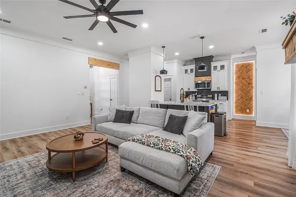 $2,250 | 17172 Mary Martin Drive, Flint, TX 75762