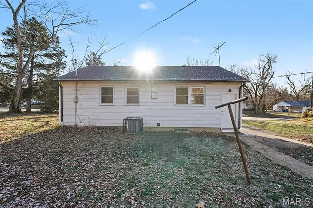 $1,450 | 1711 Nemnich Road, St. Louis, MO 63136