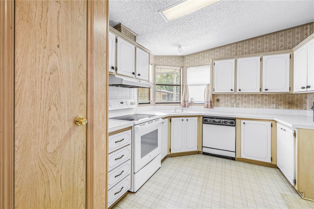 1001 Starkey Road, Unit 292 Largo, FL 33771 - Photo 4 of 28