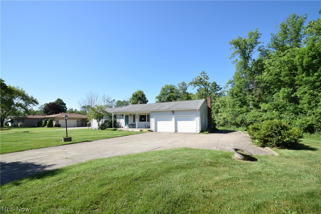 4794 Foote Road Medina, OH 44256 - Photo 28 of 28 Look at this driveway and parking. Room for a Boat/RV as well as a turn around