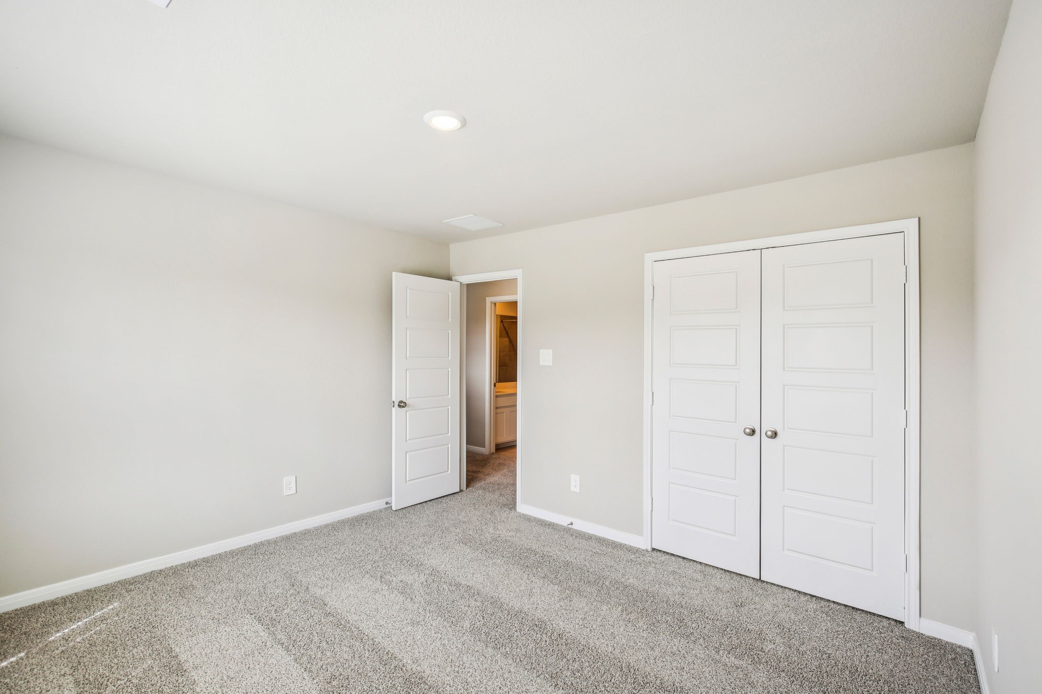 1660 Hopson Ranch Drive Conroe, TX 77301 - Photo 27 of 37 an empty room with closet area