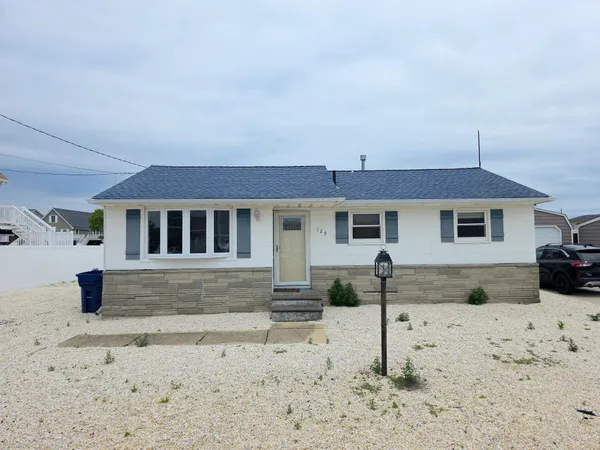 $2,700 | 129 East Raritan Drive, Tuckerton, NJ 08087