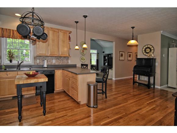 11 Summit Road Bedford, NH 03110 - Photo 10 of 34 Gallery Image 10